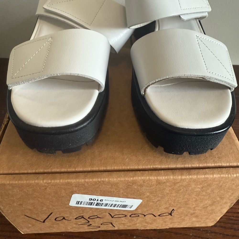 Vagabond Women's White Platform Sandals‎ - Picture 6 of 6